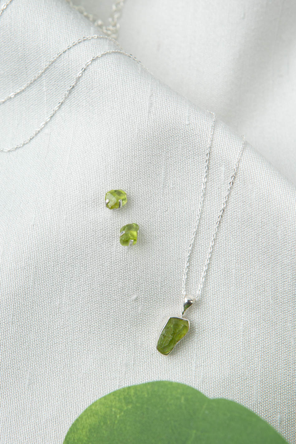 Birthstone 16-20.5" August Natural Peridot Pendant Necklace And Earrings Set