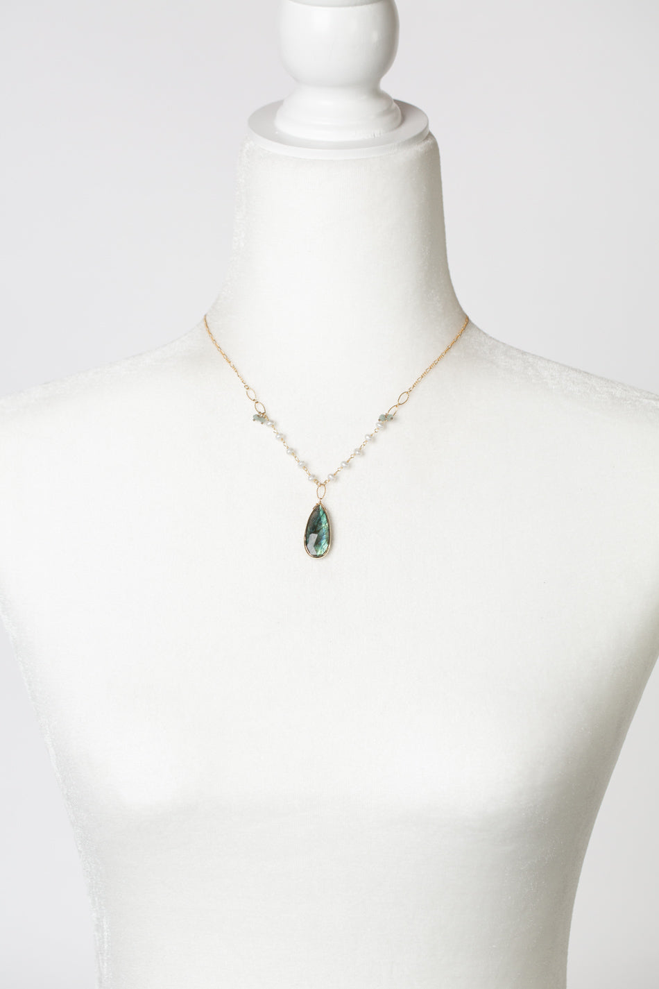 Dreams & Flowers 16-18" Pearl With Labradorite Simple Necklace