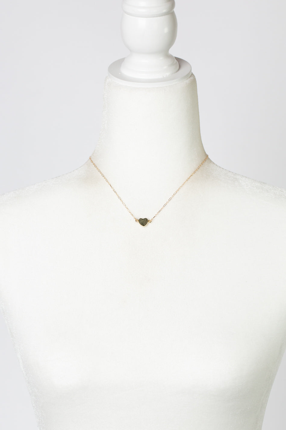 Verdant 15-17" Labradorite Heart Bezel Simple Necklace