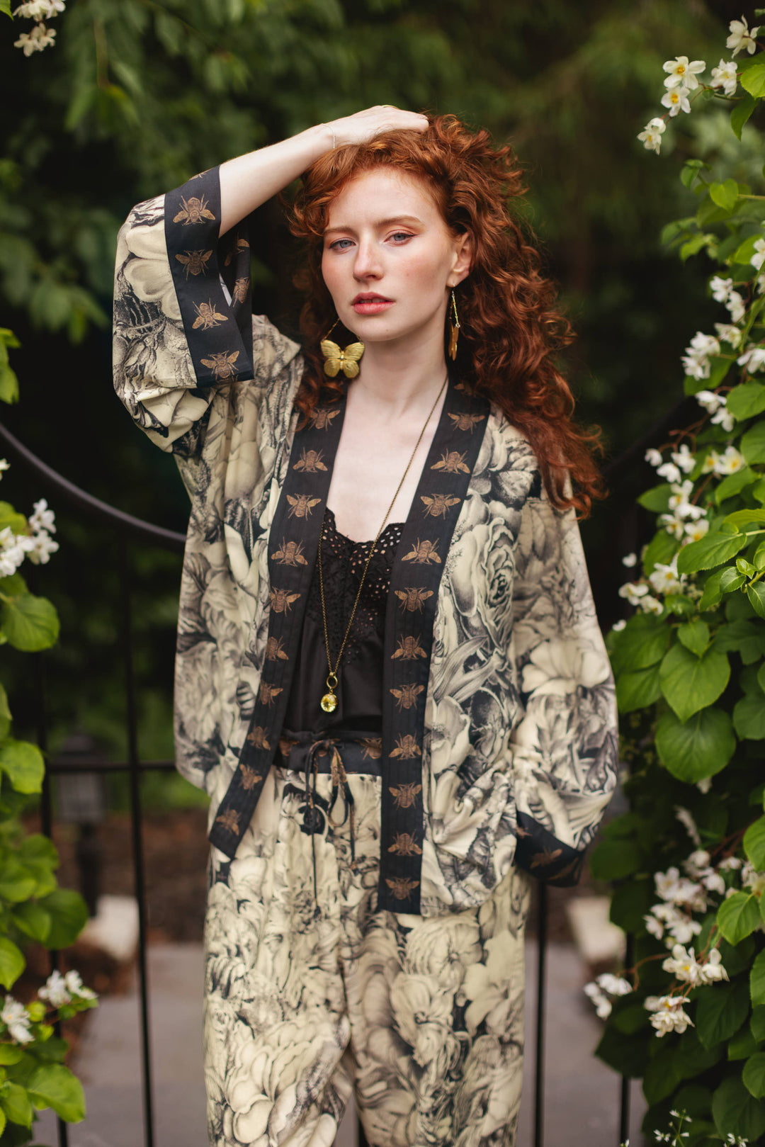 Honey & The Moon Pixie Duster Crop Kimono w/ Florals & Bees