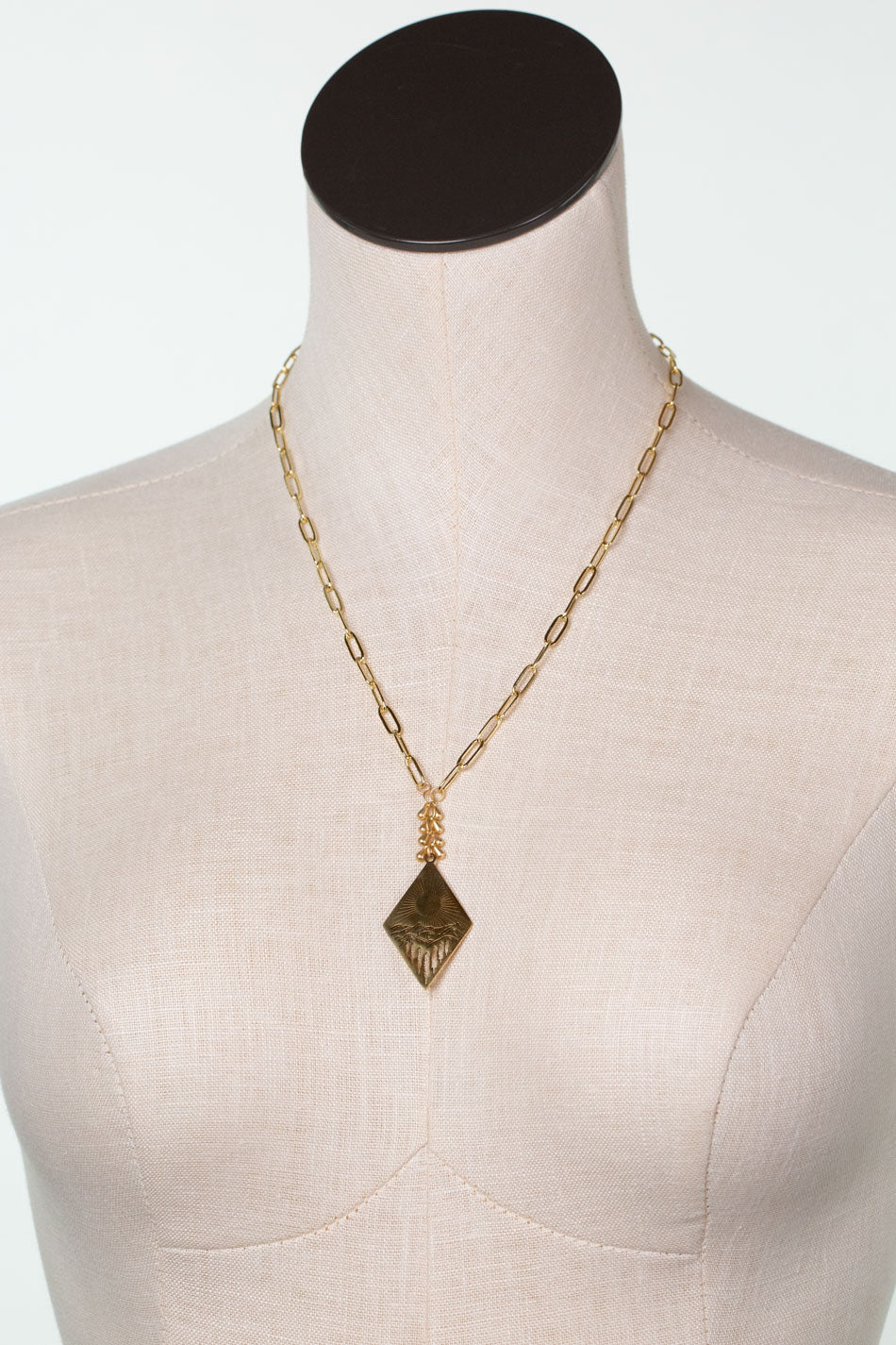 Azulejo 19-21" Sun And Mountain Simple Necklace