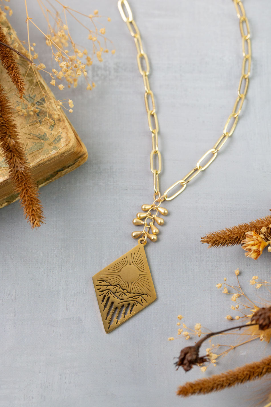 Azulejo 19-21" Sun And Mountain Simple Necklace