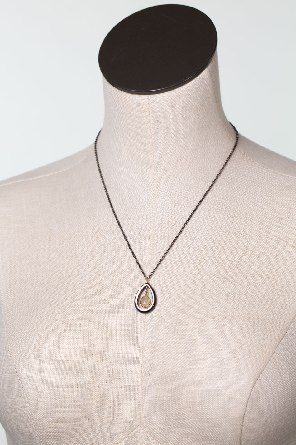 Alchemy 18-20" Black Lip Shell And Golden Rutilated Quartz Simple Necklace