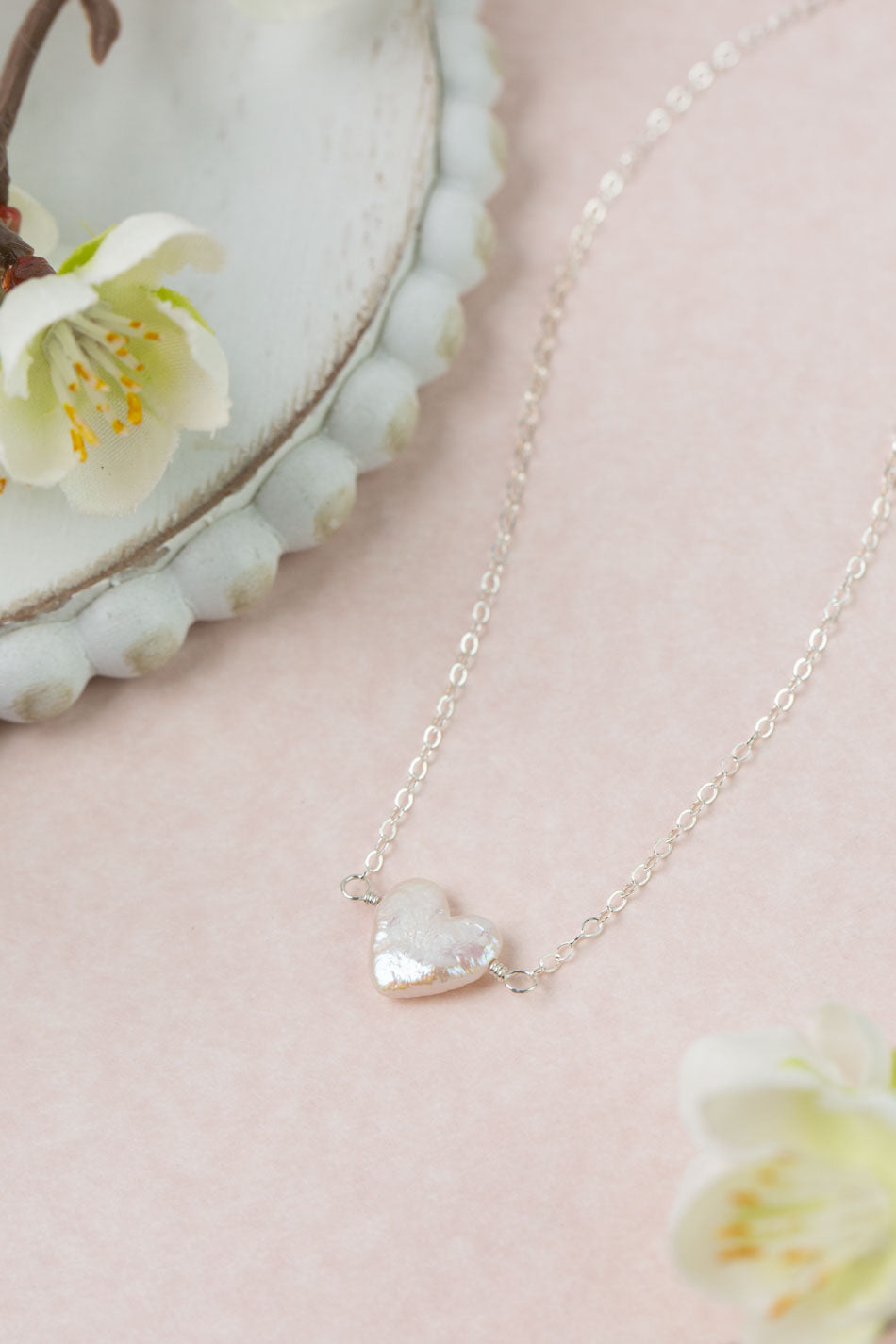 Bold Heart 15-17" Freshwater Pearl Simple Necklace
