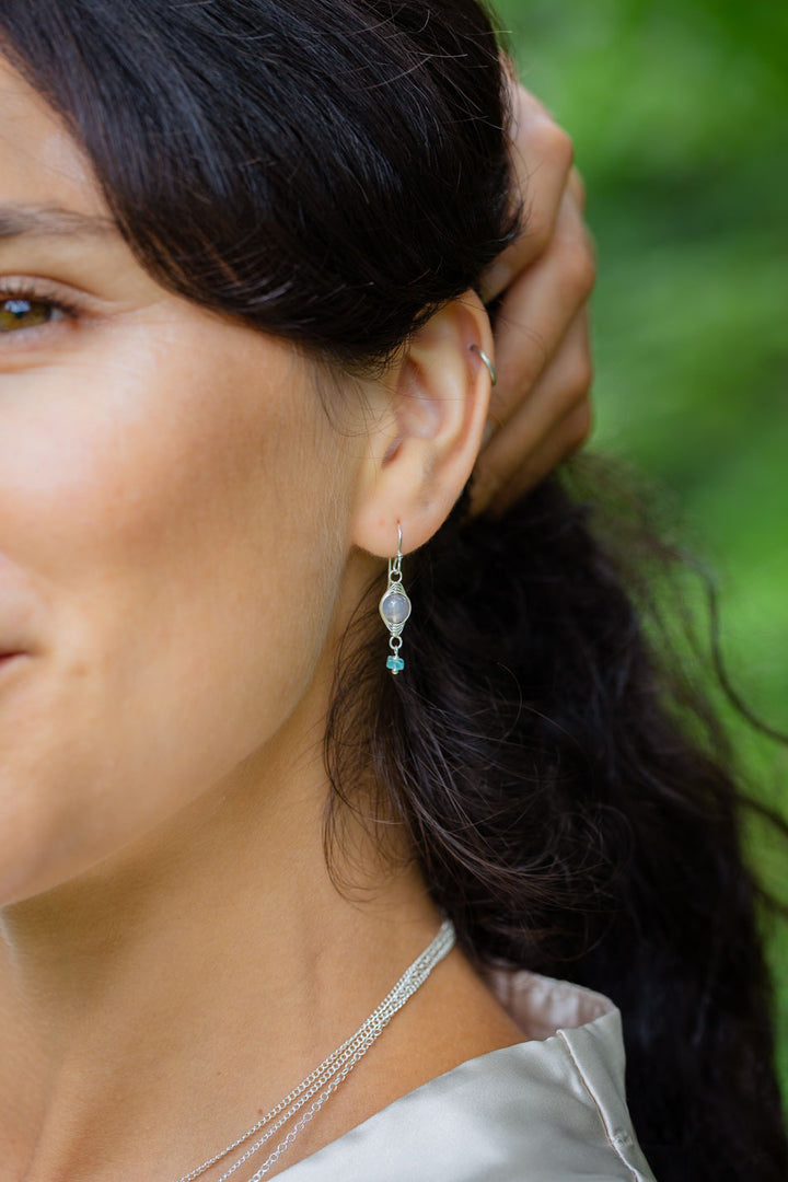 Gentle Breeze Apatite With Moonstone Herringbone Earrings