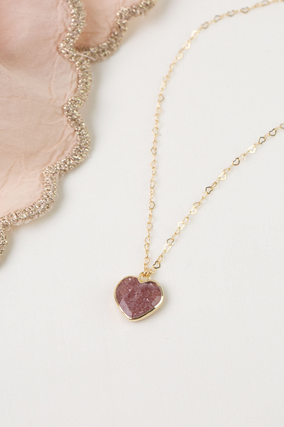 Love 15.5-17.5" Strawberry Quartz Heart Bezel Simple Necklace