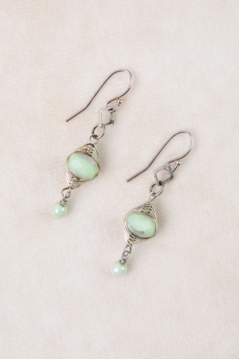 Mint Julep Czech Glass Herringbone Earrings