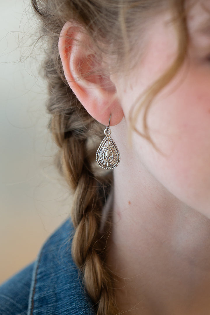 Mint Julep Antique Silver Teardrop Simple Earrings