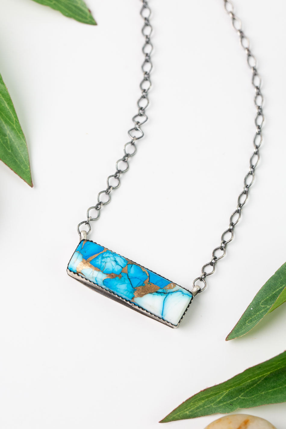 Native American 20" Ice Blue Dahlia Simple Necklace