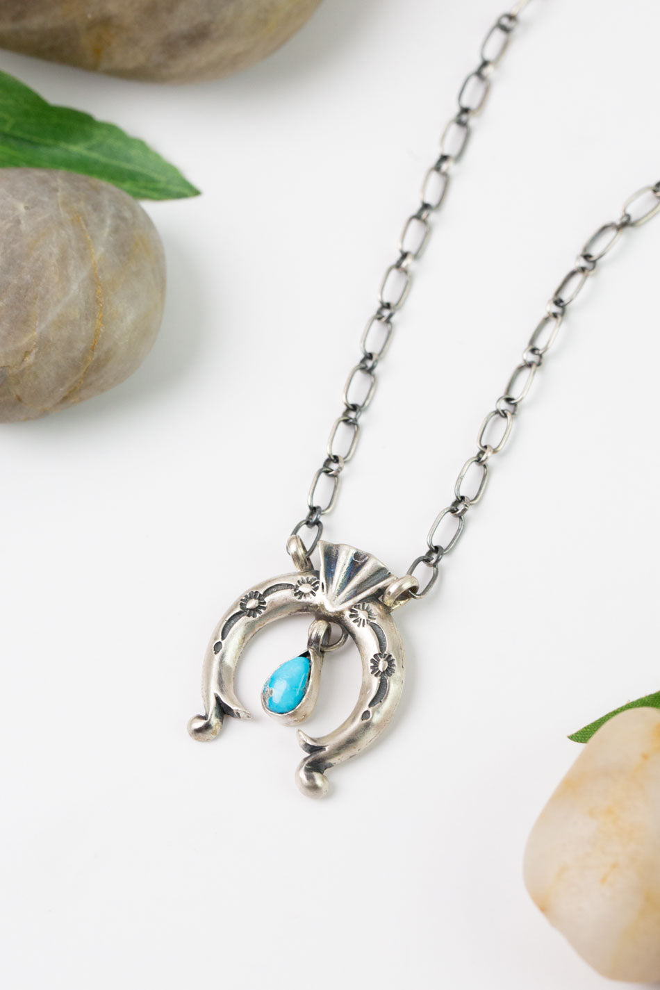 Native American 17.5" Sleeping Beauty Naja Simple Necklace