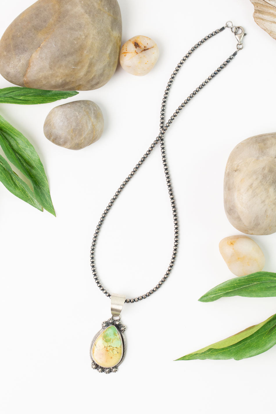 Native American 18" Desert Pearls Simple Necklace