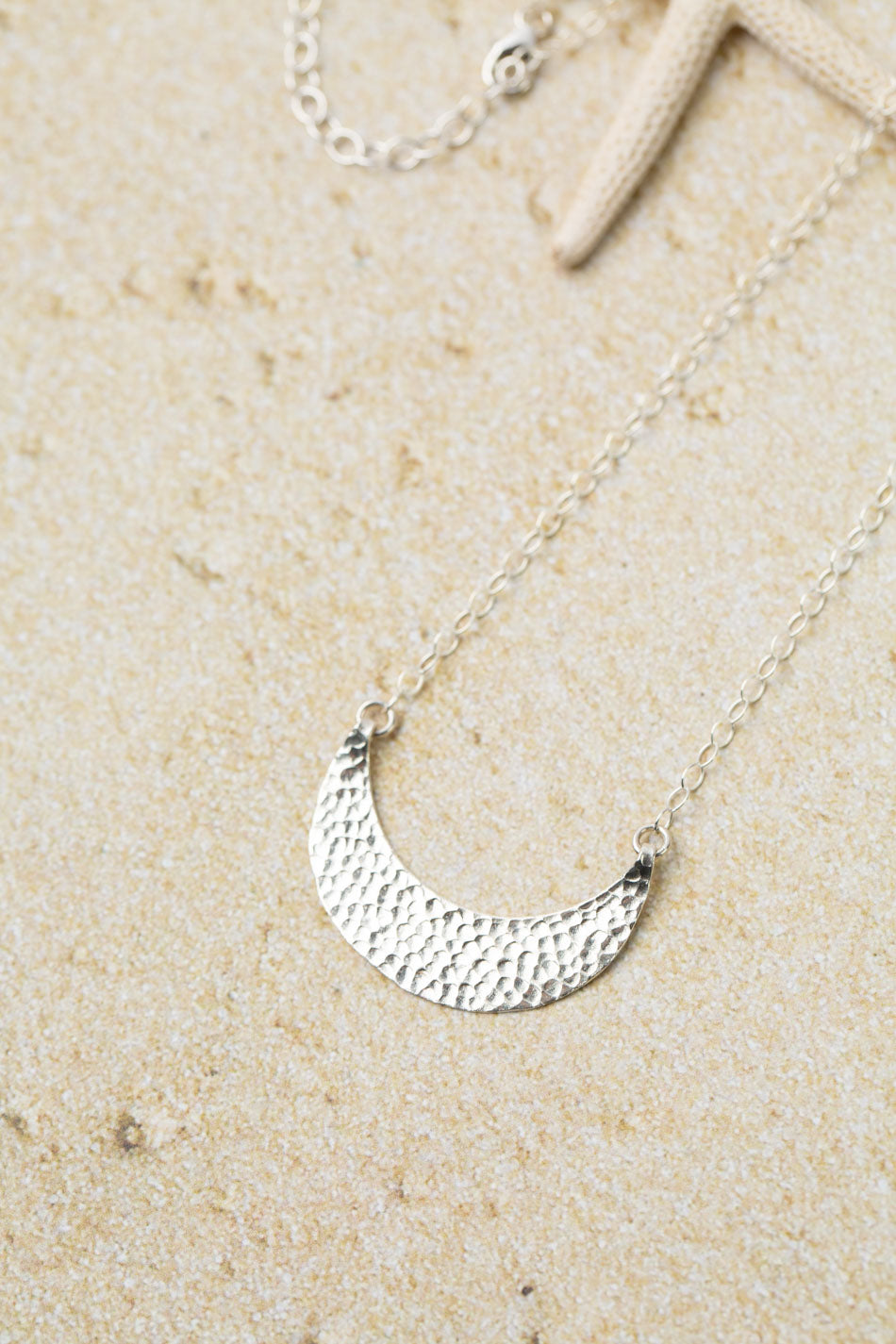 Unity 16.5-18.5" Spiny Oyster With Handmade Hammered Fine Silver Crescent Moon Pendant Simple Necklace