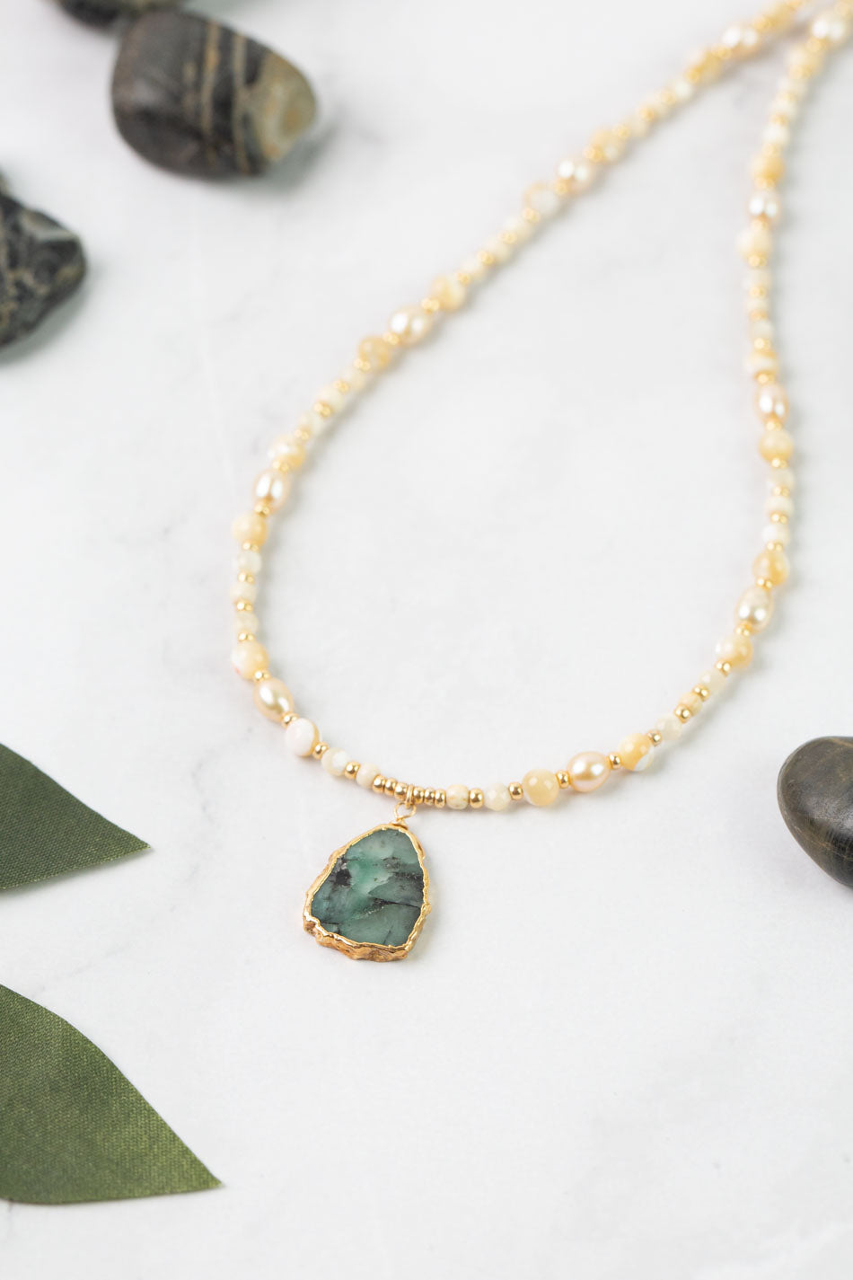 Verdant 18-20" Emerald, Pearl, Mother Of Pearl Simple Necklace