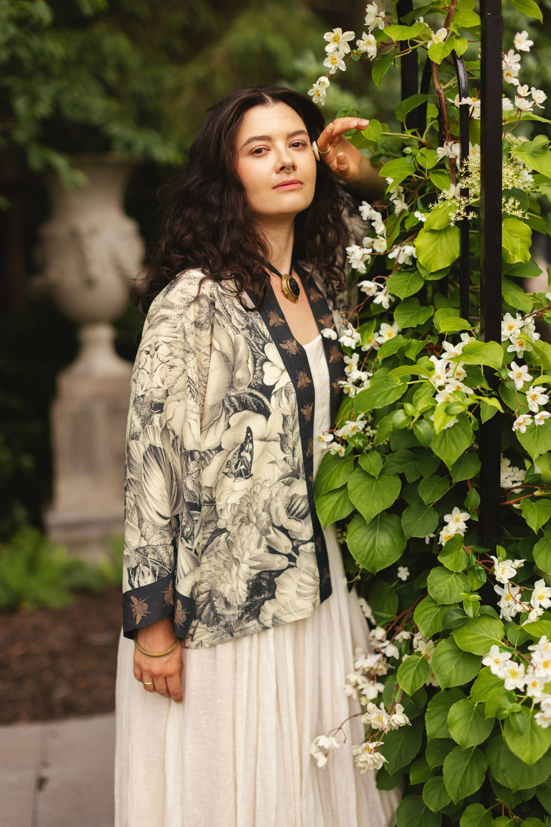 Honey & The Moon Pixie Duster Crop Kimono w/ Florals & Bees