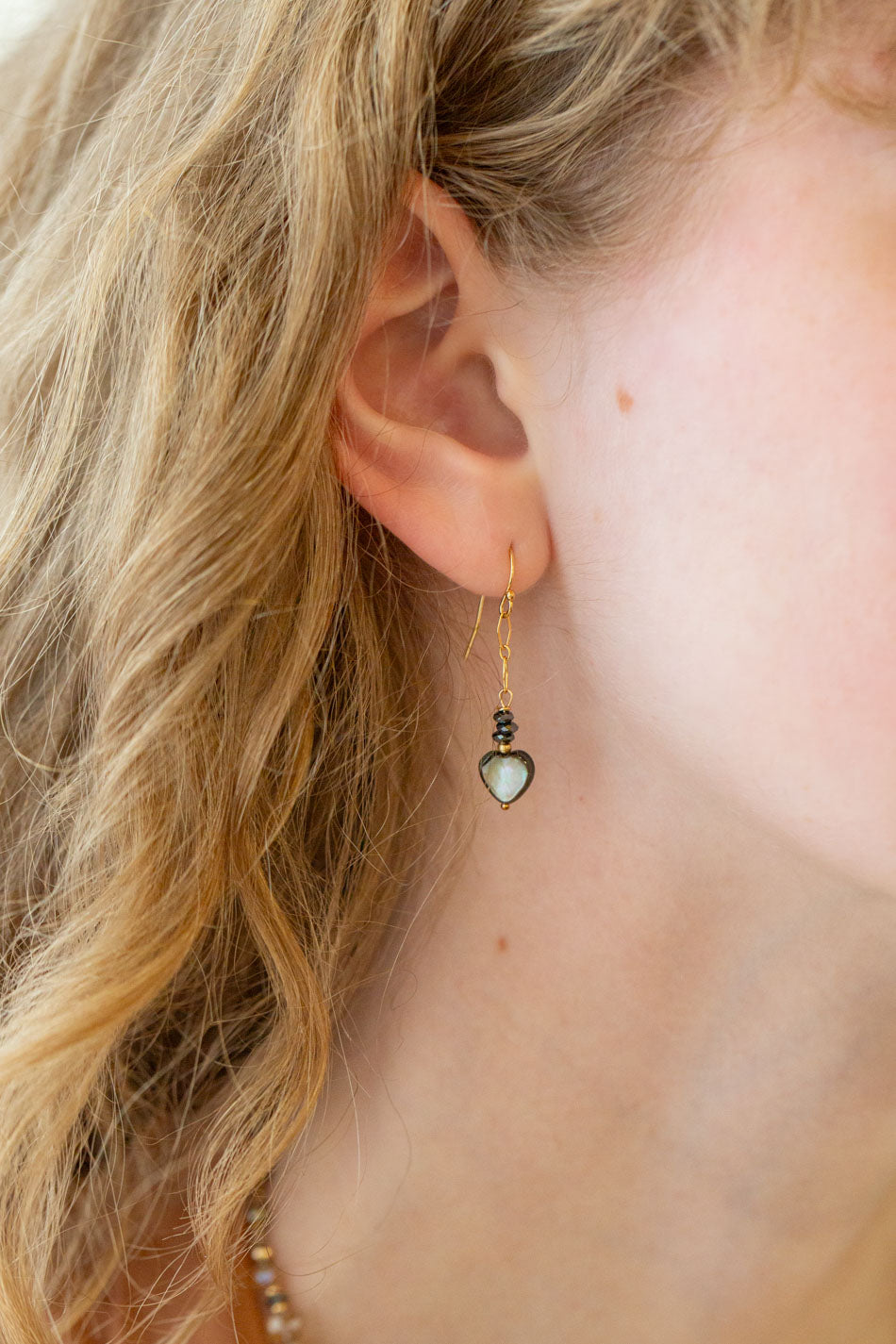 Alchemy Black Lip Shell Simple Earrings