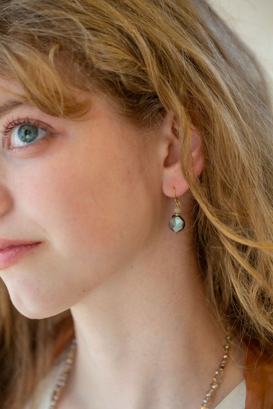 Alchemy Black Lip Shell Simple Earrings