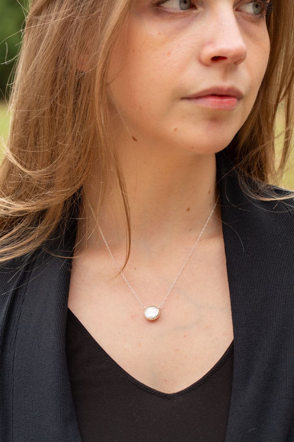 Favorites 16-18" Silver Pearl Bezel Simple Necklace