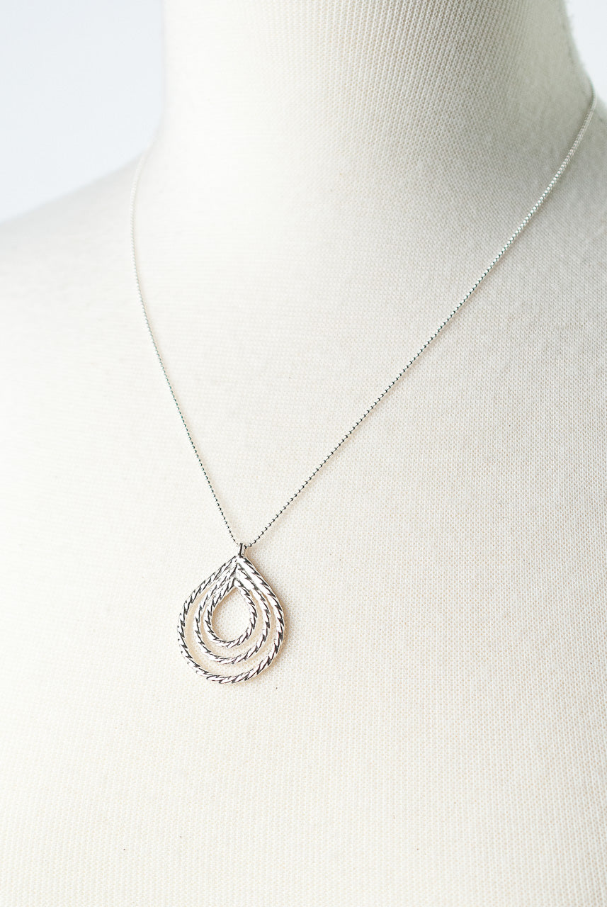 *Bloom 19.5-21.5" Silver Nesting Teardrop Pendant Necklace