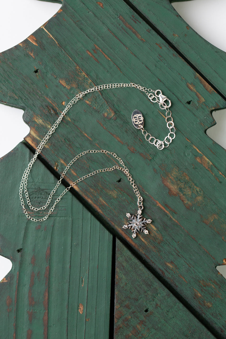 Aurelia snowflake necklace in 18k gold and diamond - LALAoUNIS®