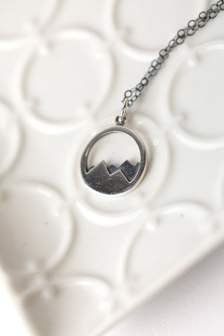 Mountains 16-18" Sterling Silver Circle Pendant Necklace